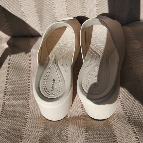 Crocs  Womens BROOKLYN SLIDE HEEL 209408 SZ:10 NEW CLEAN WELL MAINTIAN CHRISTMAS - Picture 6 of 11